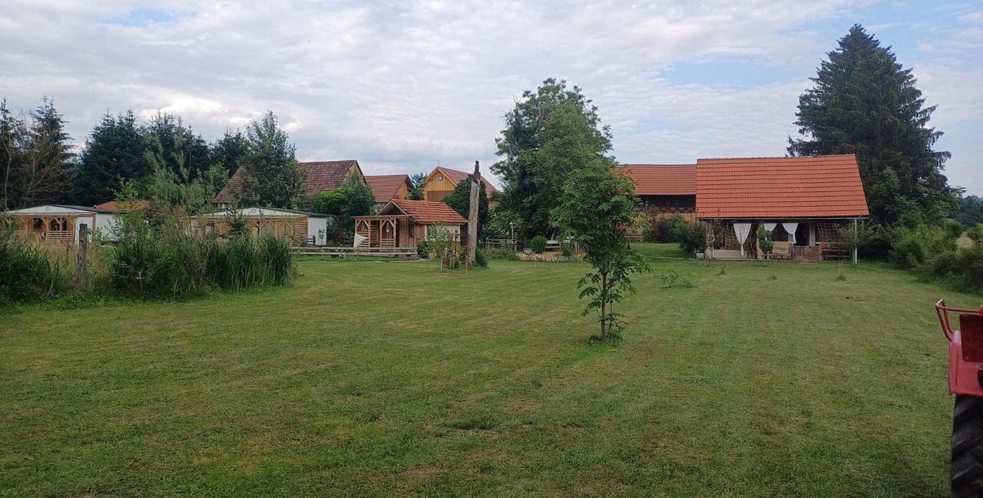 Edenski Vrt Ivancna Gorica Ngoại thất bức ảnh